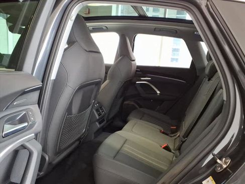 Used 2025 Audi Q5 Premium Plus w/ Premium Plus image 13