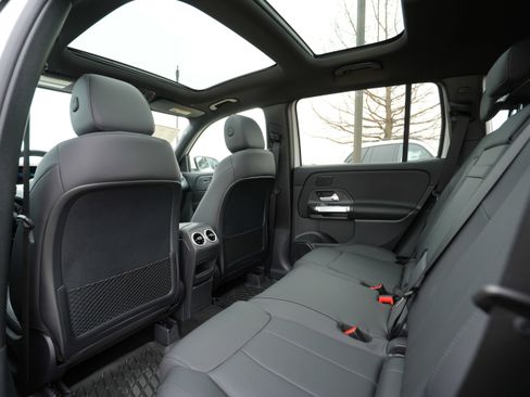 New 2026 Mercedes-Benz GLB 250 4MATIC image 41