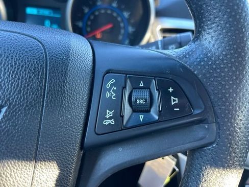 Used 2016 Chevrolet Cruze LT w/ Technology Package FWD image 13