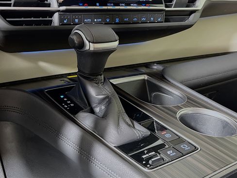 Used 2021 Toyota Sienna Platinum image 24