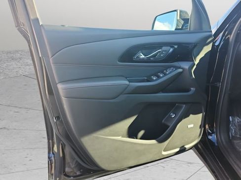 Certified 2023 Chevrolet Traverse RS w/ LPO, Floor Liner Package image 36