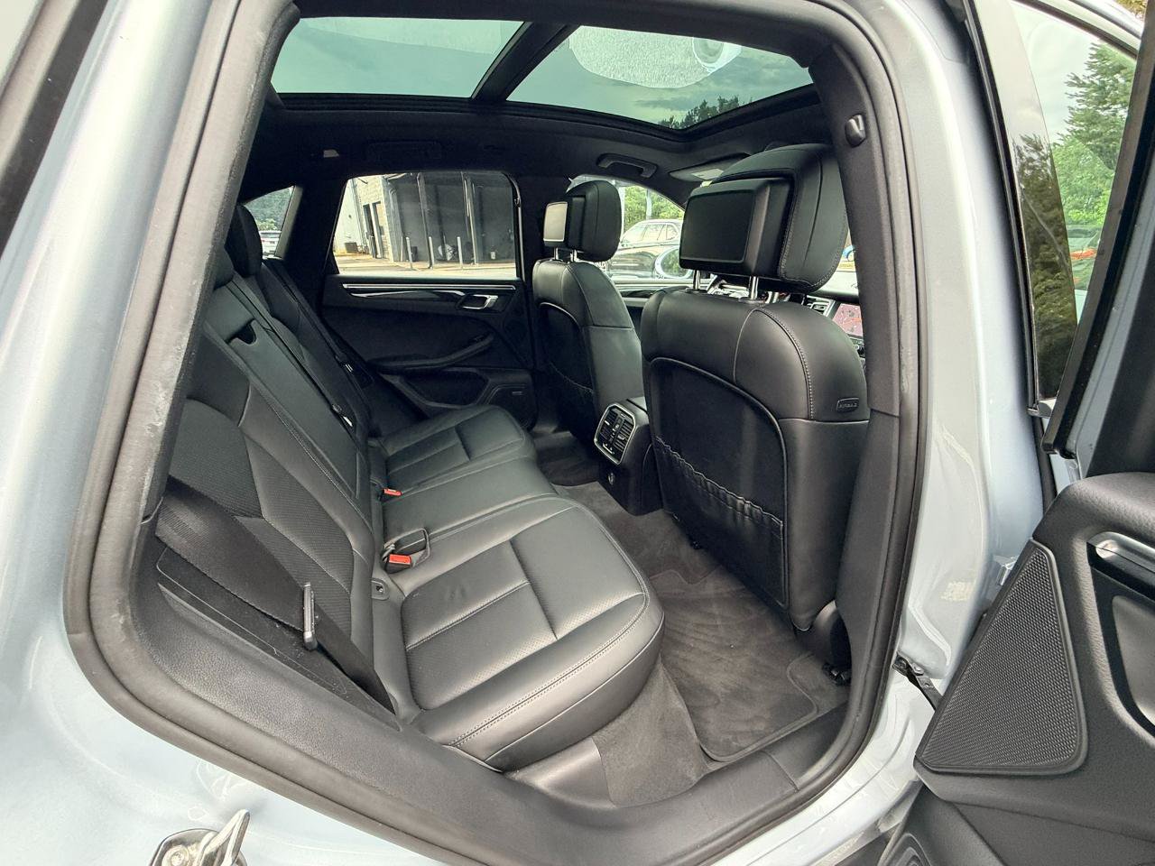 Used 2017 Porsche Macan AWD/4WD image 13