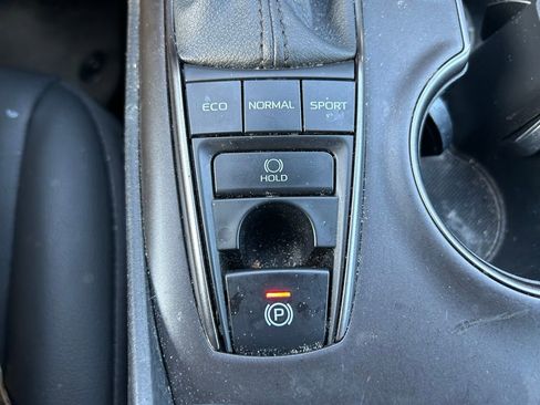 Used 2022 Toyota Camry SE image 28