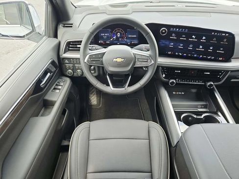New 2026 Chevrolet Suburban Premier w/ Sun And Tow Package AWD/4WD image 8