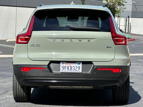 Used 2023 Volvo XC40 B4 Ultimate FWD image 5