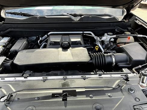 Used 2024 GMC Canyon AT4 w/ Canyon Safety Plus Package AWD/4WD image 32