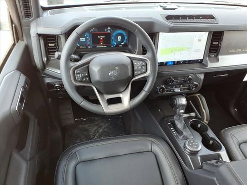 New 2025 Ford Bronco Badlands image 10