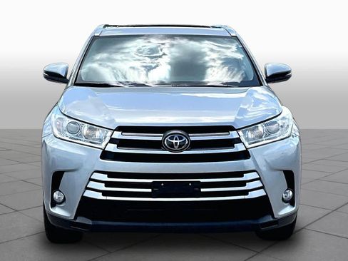 Used 2018 Toyota Highlander XLE FWD image 4