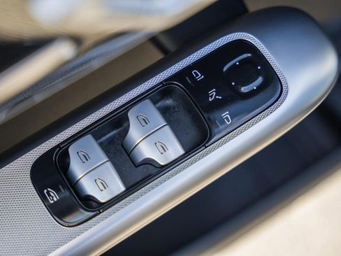 Certified 2024 Mercedes-Benz GLC 300 4MATIC image 37