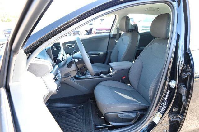 Used 2025 Kia K4 FWD image 8