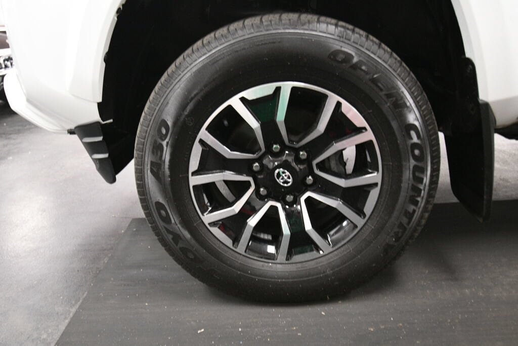 Certified 2023 Toyota Tacoma TRD Sport w/ Advanced Technology Package AWD/4WD image 32