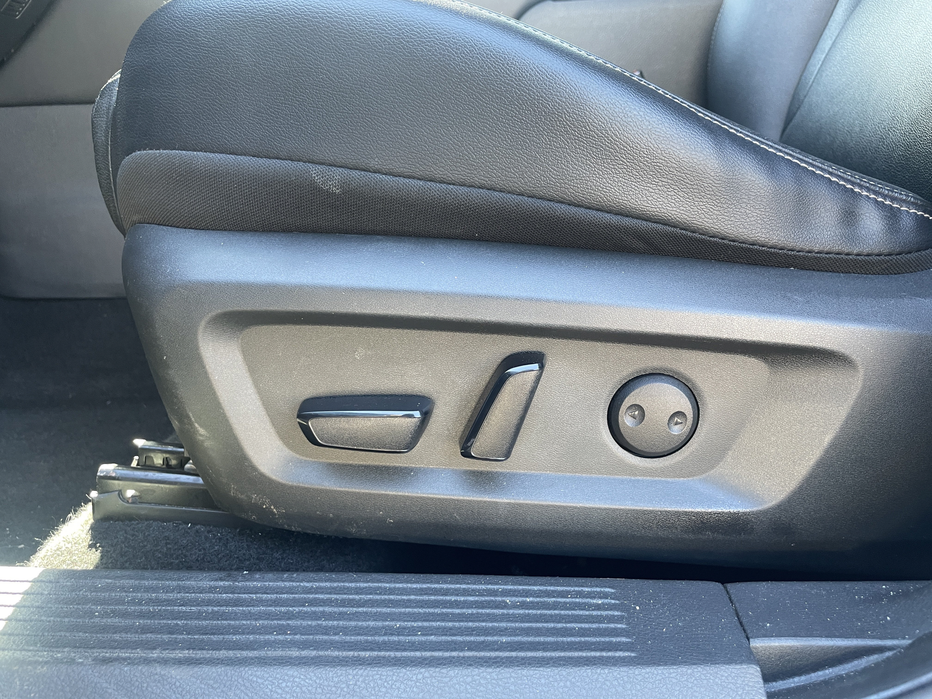 Used 2021 Nissan Rogue SL FWD image 8