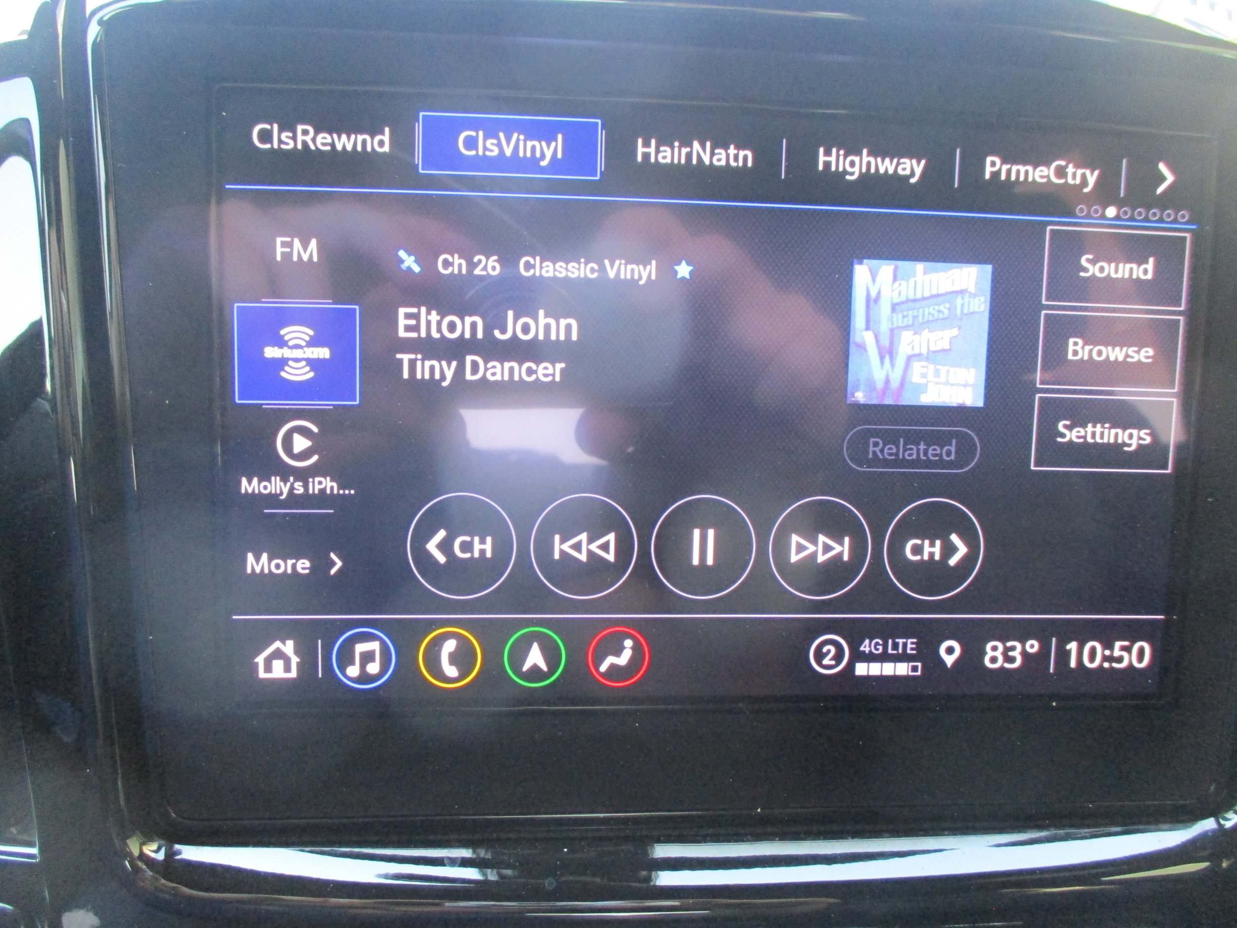 Used 2023 Chevrolet Traverse RS FWD image 15