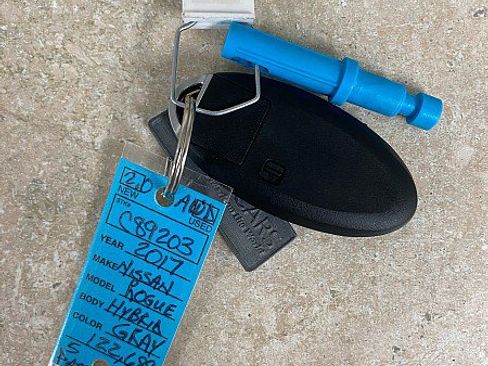 Used 2017 Nissan Rogue SL w/ SL HEV Premium Package image 27