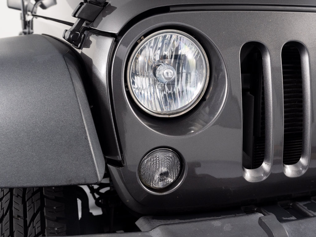 Used 2018 Jeep Wrangler Unlimited Sport S AWD/4WD image 35