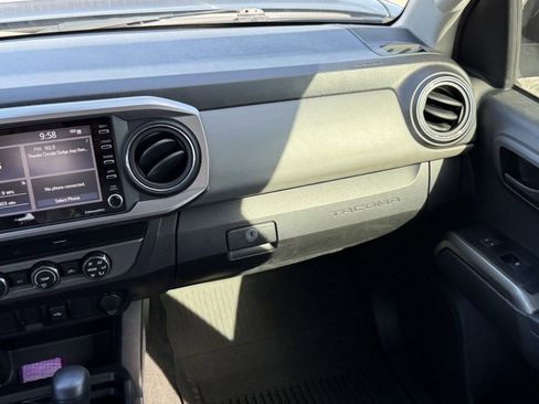Used 2022 Toyota Tacoma SR5 RWD image 15