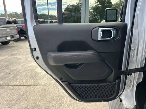 Used 2022 Jeep Gladiator Rubicon w/ LED Lighting Group image 21