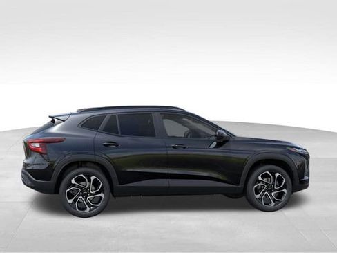 New 2026 Chevrolet Trax RS image 5