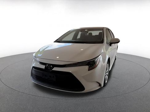 Used 2025 Toyota Corolla LE FWD image 6