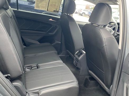 Used 2023 Volkswagen Tiguan SE image 16