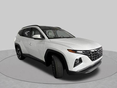 Used 2023 Hyundai Tucson Limited w/ Cargo Package FWD image 3