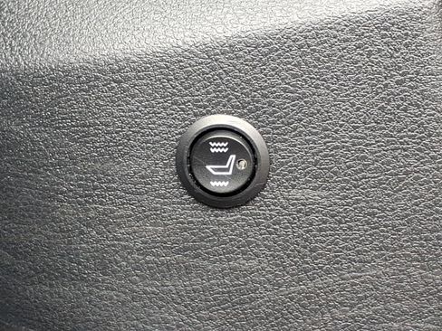 Used 2018 Volkswagen Tiguan Limited w/ Premium Package image 8