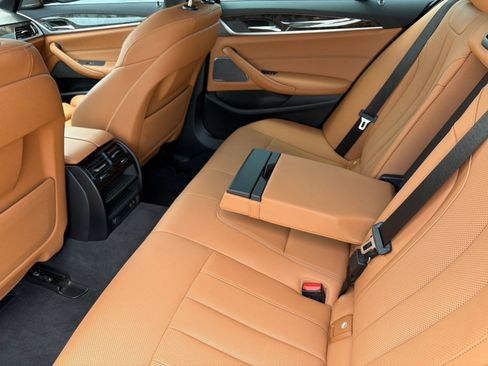 Used 2023 BMW 540i w/ Premium Package RWD image 21