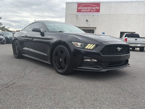 Used 2015 Ford Mustang Coupe image 14