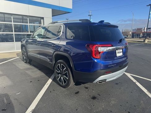 Used 2023 GMC Acadia SLE w/ Driver Convenience Package image 8