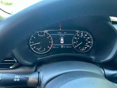 Used 2024 Nissan Sentra SR w/ SR Premium Package FWD image 19
