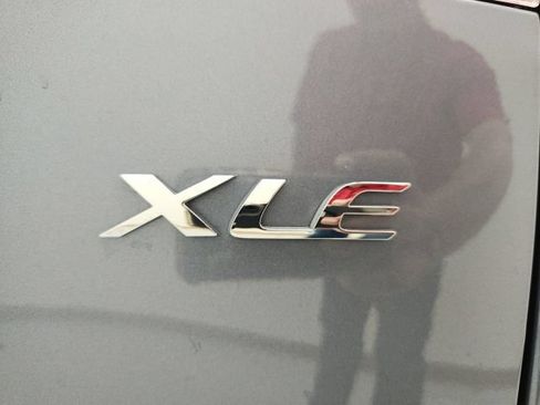 Used 2026 Toyota Corolla Cross XLE FWD image 25