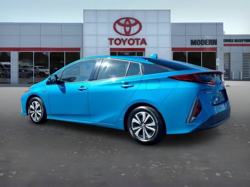Used 2017 Toyota Prius Prime Advanced FWD image 3