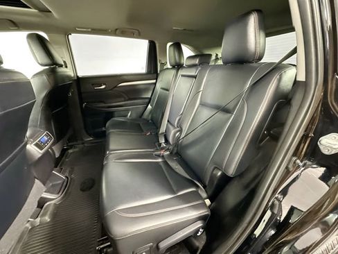 Used 2019 Toyota Highlander XLE w/ Protection Package #3 image 26