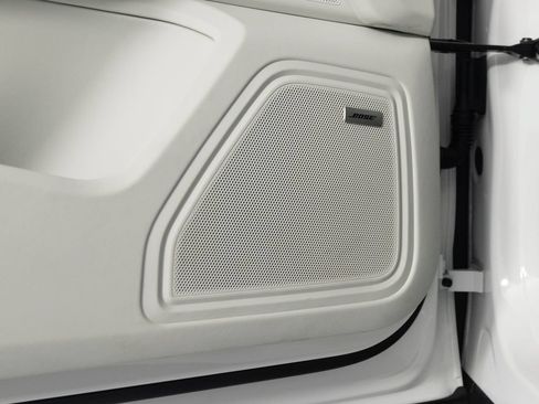 Certified 2026 Porsche Macan AWD/4WD image 17