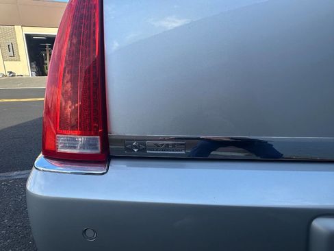 Used 2010 Cadillac DTS Luxury image 7