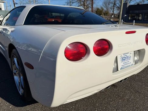 Used 2003 Chevrolet Corvette Coupe w/ Preferred Equipment Group image 47