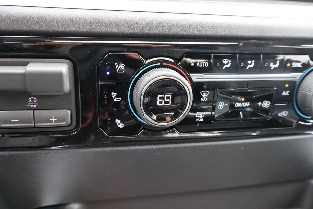 New 2026 Chevrolet Silverado 3500 High Country w/ Technology Package AWD/4WD image 13