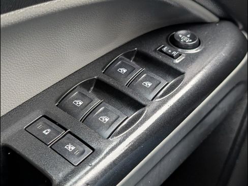 Used 2018 Chevrolet Colorado LT w/ Safety Package image 15