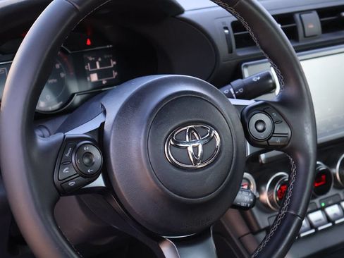 Used 2023 Toyota GR86 Premium w/ ALL Weather Mat Package (TMS) RWD image 18