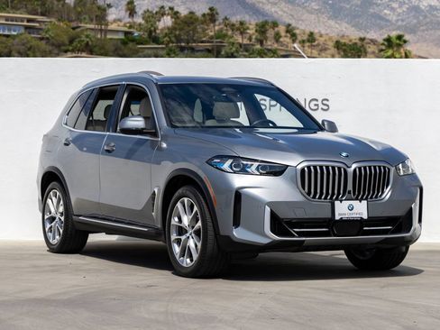Certified 2024 BMW X5 sDrive40i w/ Premium Package RWD image 2