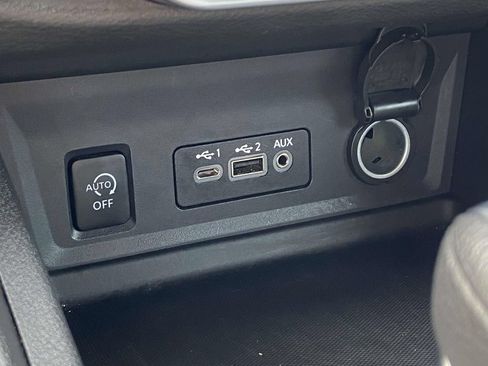 Used 2025 Nissan Sentra SV FWD image 30