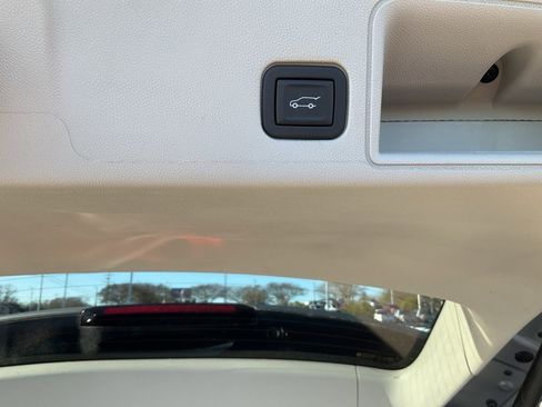 Used 2023 GMC Terrain Denali image 19