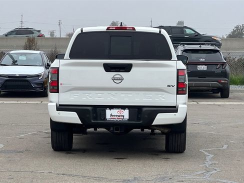Used 2022 Nissan Frontier SV image 6