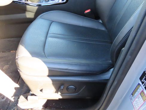 Used 2023 Kia Sorento SX image 34