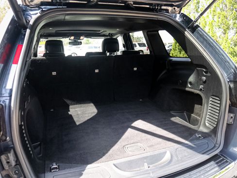 Used 2020 Jeep Grand Cherokee Limited w/ Trailer Tow Group IV image 32