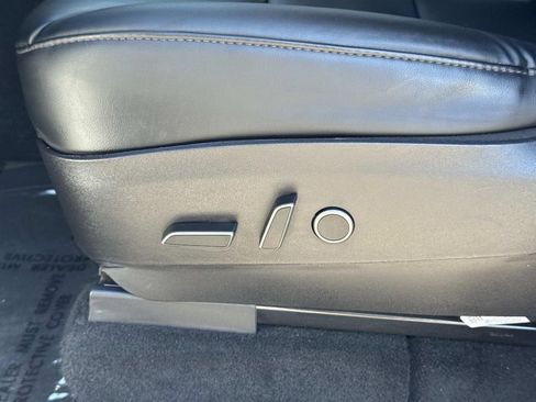 Used 2022 Tesla Model Y Long Range image 19