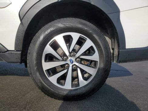 Used 2023 Subaru Outback Premium image 9