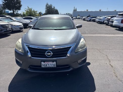 Used 2015 Nissan Altima 2.5 S w/ Power Driver Seat Package FWD image 2