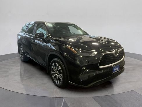 Used 2023 Toyota Highlander L image 9