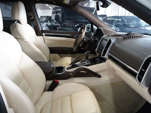 Used 2015 Porsche Cayenne S AWD/4WD image 19